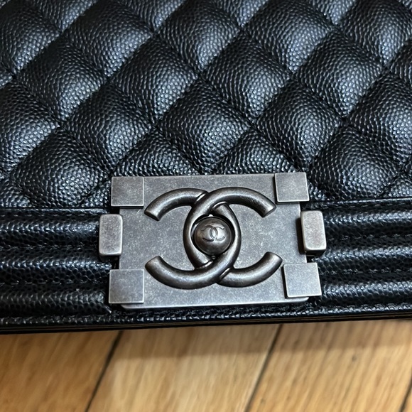 Chanel caviar boy bag - Picture 3 of 9